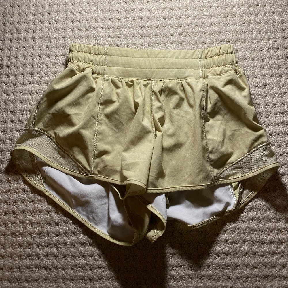 Lululemon Hotty Hot 2.5 Low Rise Shorts